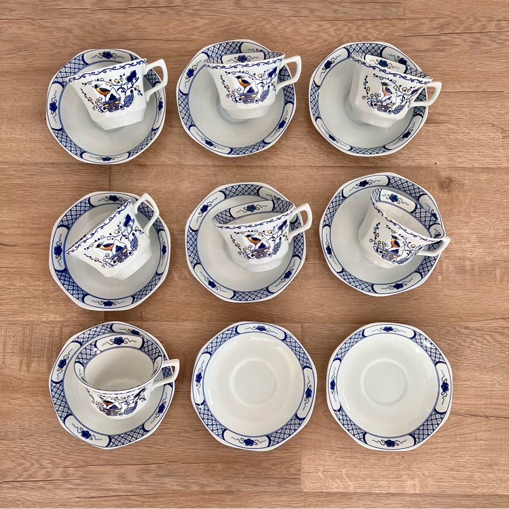 16 PCs Wedgwood Volendam Blue Birds 7 Tea Cups & 9 Saucers Discontinued Mint Vtg